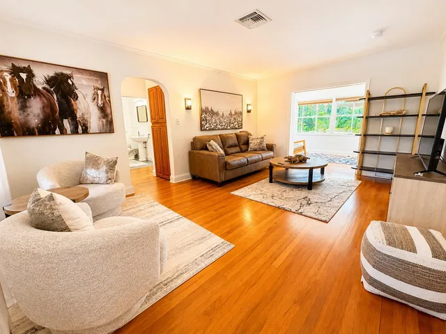 2-bedroom home at 712 SE 11th Court, Fort Lauderdale