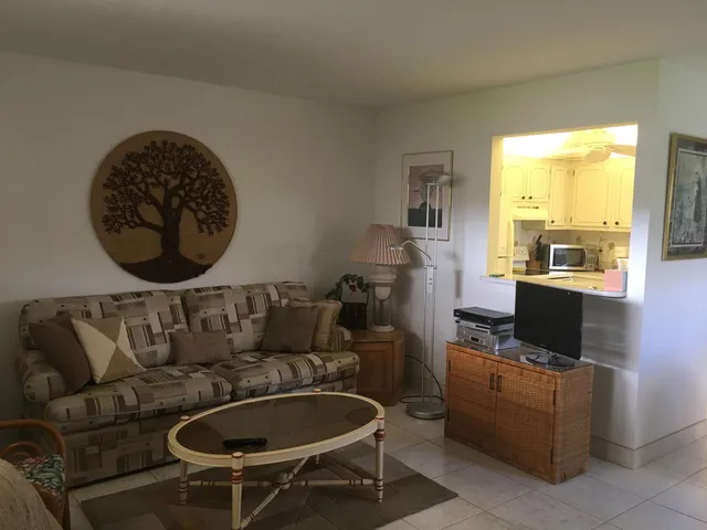 1-bedroom rental at 99 Saxony C, Delray Beach