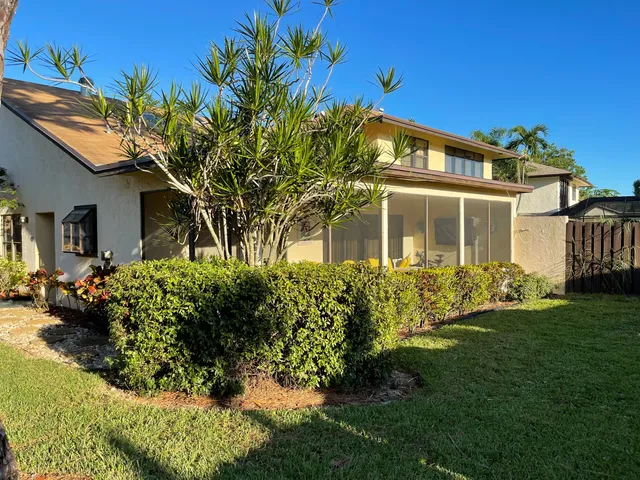 2-bedroom rental at 354 SW 28th Avenue, Delray Beach