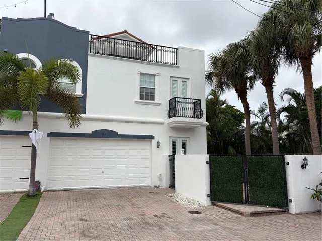 3-bedroom rental at 732 NE 15th Avenue, Fort Lauderdale