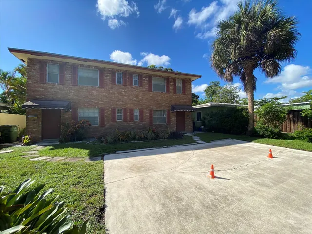 2-bedroom rental at 310 SW 11th Court, Fort Lauderdale