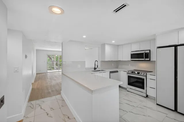 2-bedroom rental at 14375 Strathmore Lane #303, Delray Beach