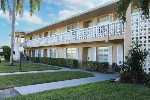 2-bedroom rental at 2480 Juniper Drive #203, Delray Beach