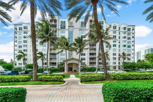 3-bedroom rental at 3606 S Ocean Boulevard #402, Highland Beach