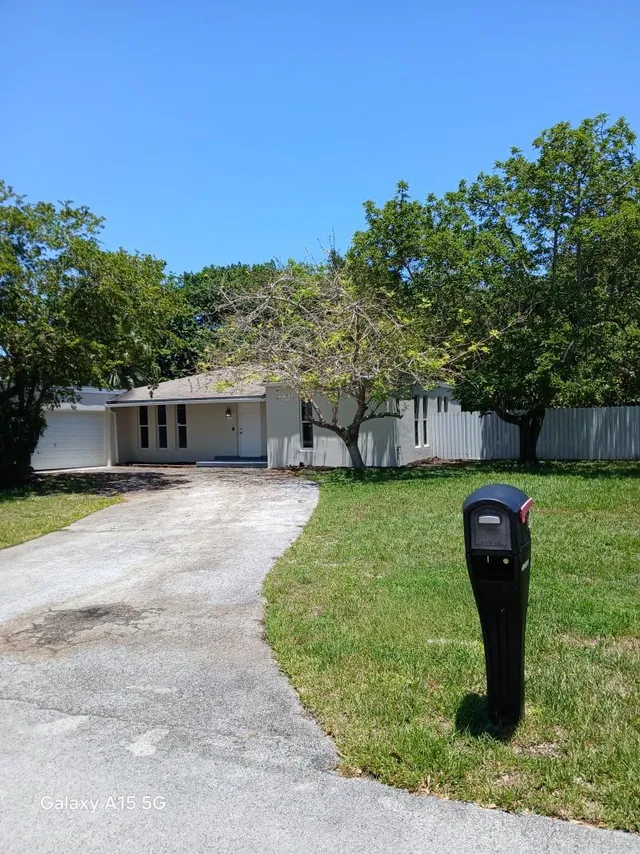 4-bedroom rental at 17131 SW 85th Avenue, Palmetto Bay