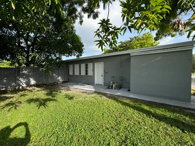 2-bedroom rental at 7021 NW 15th Street #B, Plantation