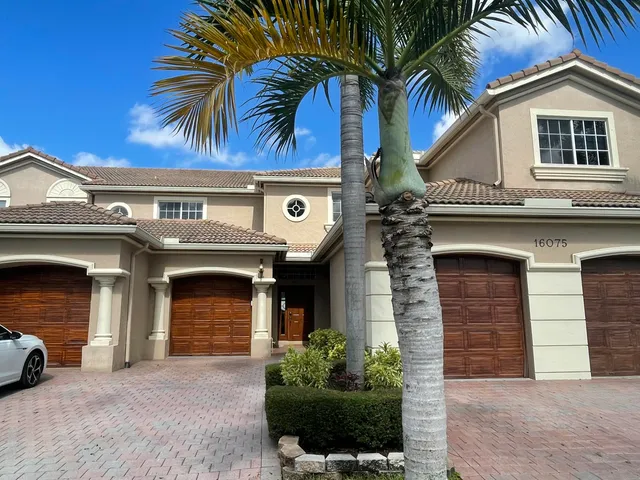 3-bedroom rental at 16075 Sims Road #203, Delray Beach