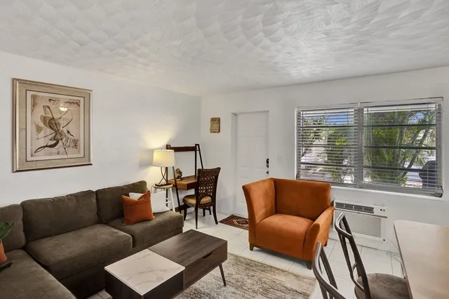 1-bedroom rental at 820 NE 16th Avenue #9, Fort Lauderdale