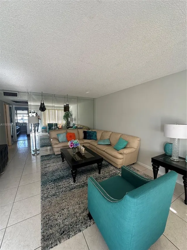 2-bedroom rental at 3043 Exeter, Boca Raton