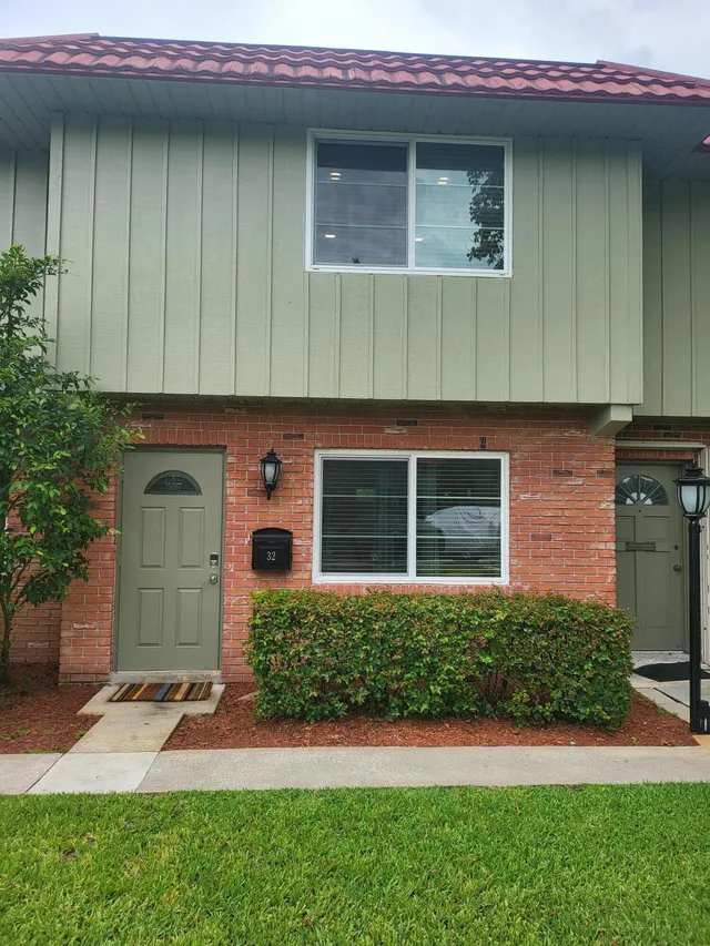 2-bedroom rental at 32 NE 20th Court #4b, Wilton Manors