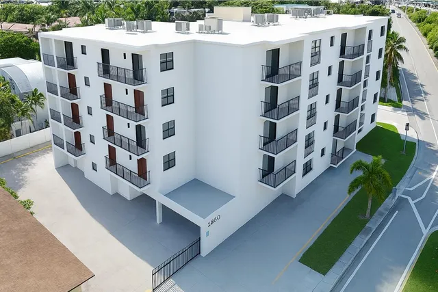 1-bedroom rental at 3300 S Dixie Highway #503, Miami