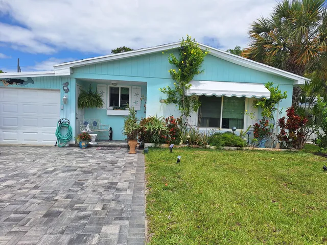 2-bedroom rental at 217 SE 2nd Avenue, Boynton Beach