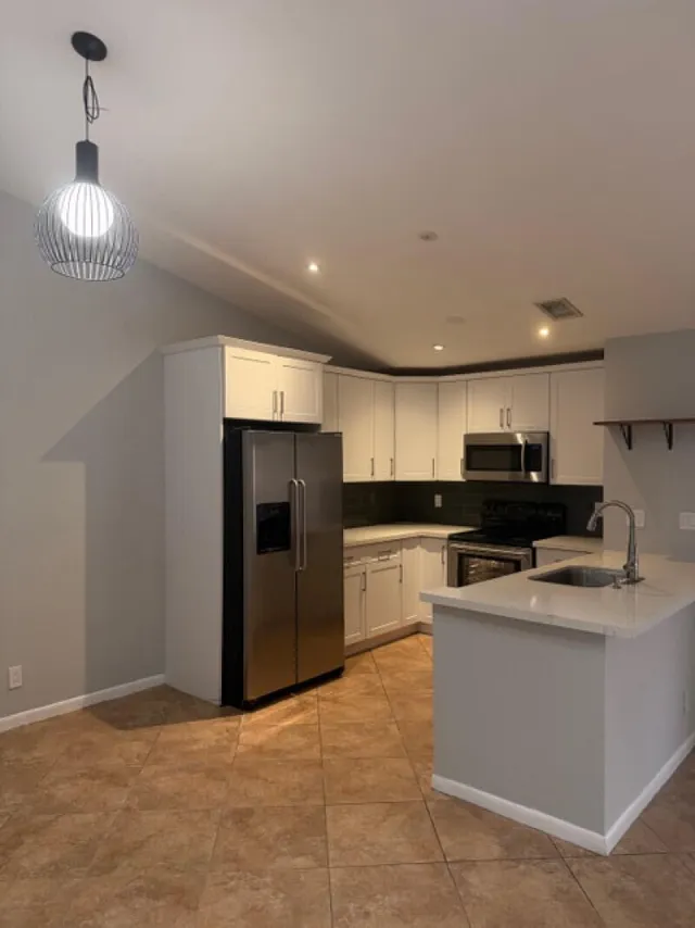 3-bedroom rental at 3076 S Oakland Forest Drive #503, Oakland Park