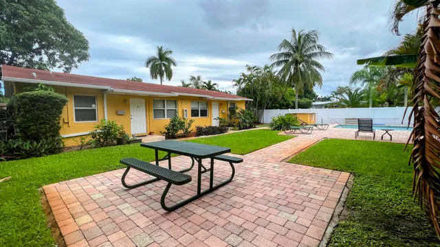 2-bedroom rental at 1401 NE 15th Street #8, Fort Lauderdale