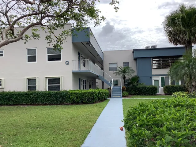 2-bedroom rental at 794 Normandy Q, Delray Beach