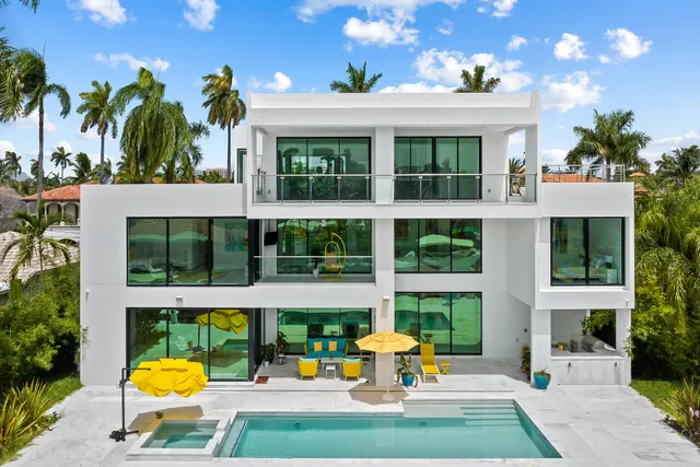 8-bedroom rental at 401 Lido Drive #401, Fort Lauderdale