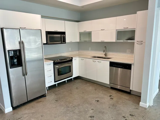 2-bedroom rental at 133 NE 2nd Avenue #1006, Miami