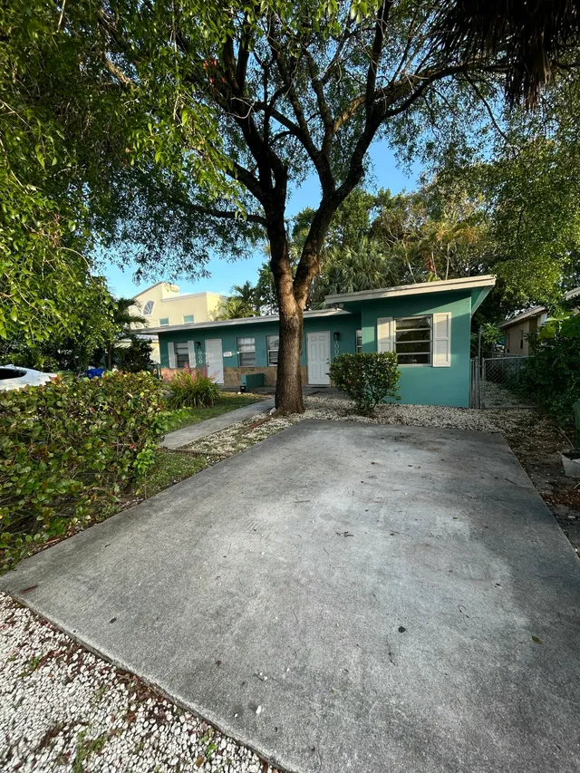 1-bedroom rental at 1002 SW 28th Street, Fort Lauderdale