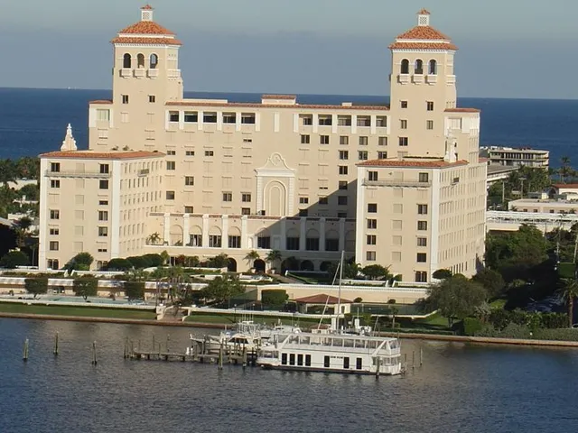 3-bedroom home at 150 Bradley Place #101, Palm Beach