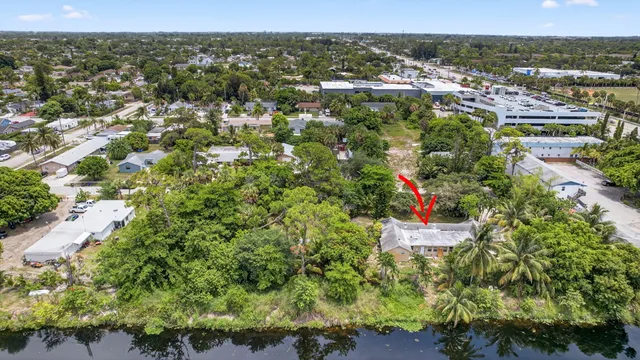 7-bedroom home at 129 Fleming Avenue, Greenacres