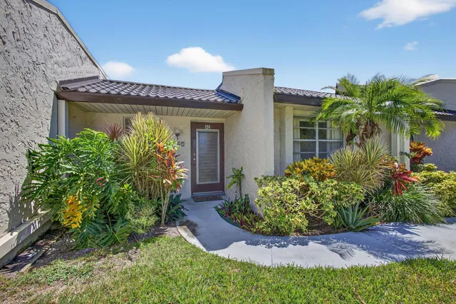2-bedroom home at 224 Lake Constance Drive #224, West Palm Beach