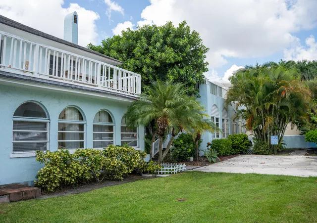 16-bedroom home at 264 Seminole Avenue, Palm Beach