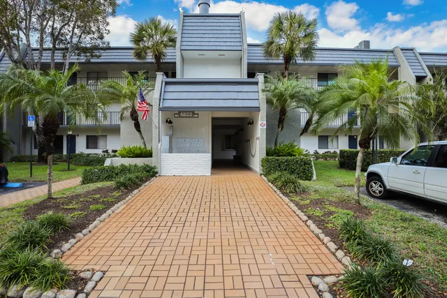 2-bedroom home at 4822 Esedra Court #303, Lake Worth