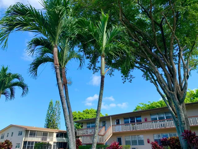 1-bedroom home at 116 Canterbury E, West Palm Beach