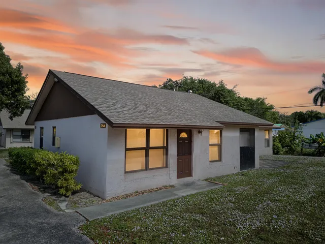2-bedroom home at 2548 Ida Way, West Palm Beach