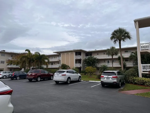 1-bedroom home at 2811 S Garden Drive #207, Lake Worth