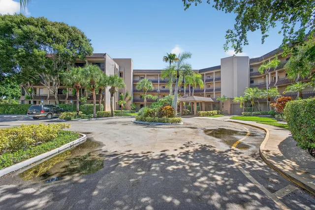 2-bedroom home at 4770 Fountains Drive #104, Lake Worth
