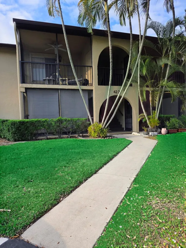 1-bedroom home at 423 Pine Glen Lane #C-1, Greenacres