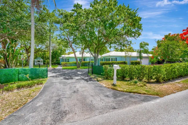 4-bedroom home at 1220 N Swinton Avenue, Delray Beach