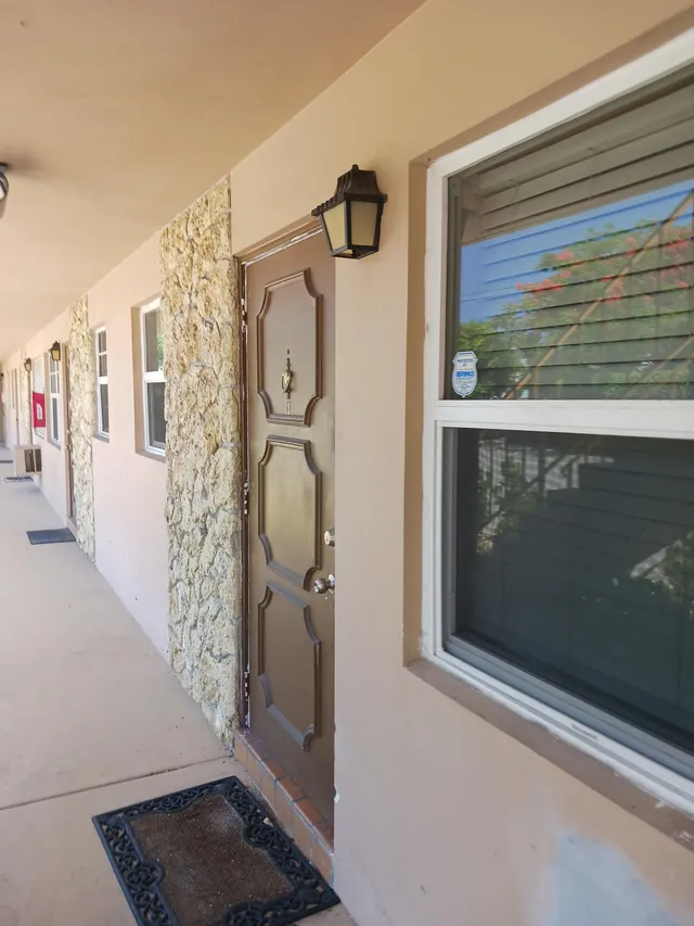 1-bedroom home at 101 S L Street #1, Lake Worth Beach