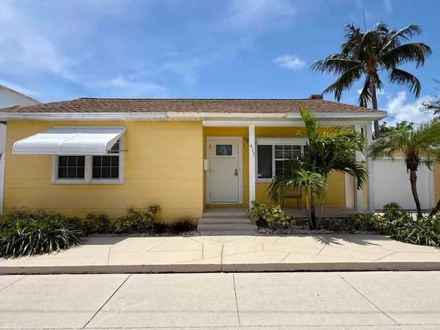 2-bedroom home at 411 3rd Avenue N, Lake Worth Beach