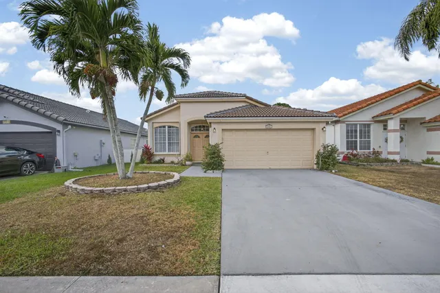 3-bedroom home at 765 Lake Wellington Drive, Wellington