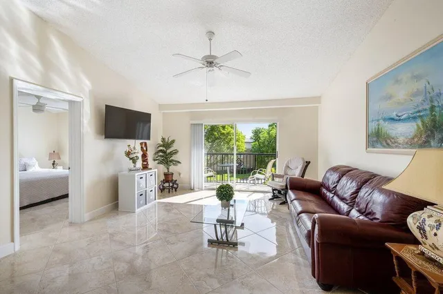 2-bedroom home at 1100 Crestwood Court #1110, Royal Palm Beach