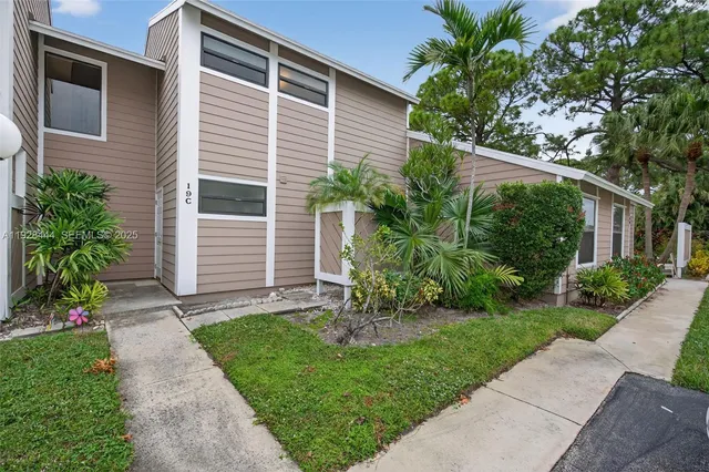 2-bedroom home at 707 Stonewood Court #19c, Jupiter