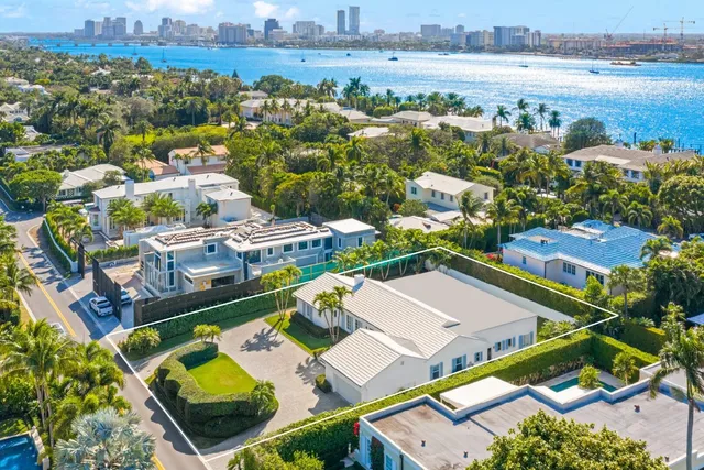 4-bedroom home at 624 N Lake Way, Palm Beach