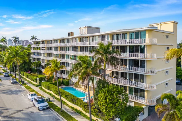 2-bedroom home at 227 Australian Avenue #2c, Palm Beach