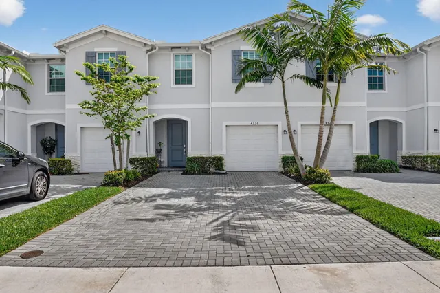 4-bedroom home at 4326 Hammock Grove Drive, Lake Worth