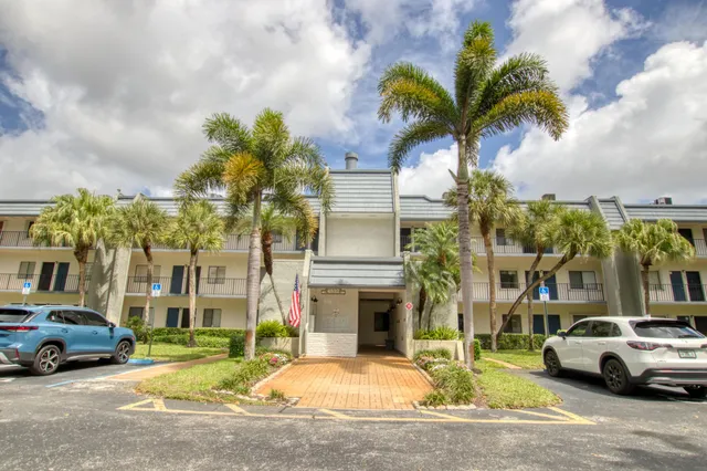 1-bedroom home at 4832 Esedra Court #204, Lake Worth