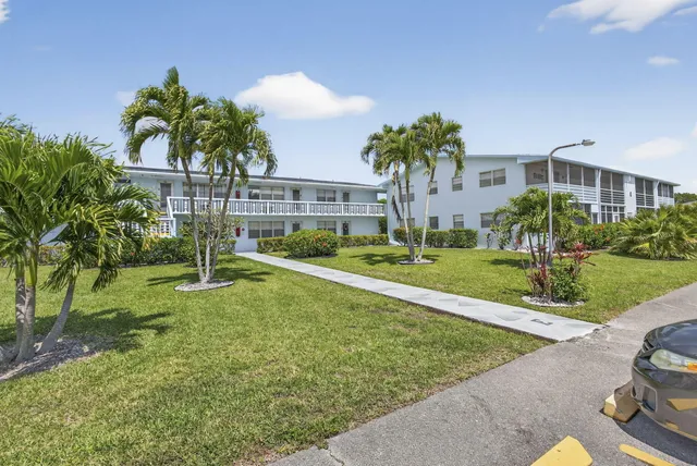 1-bedroom home at 106 Camden E, West Palm Beach