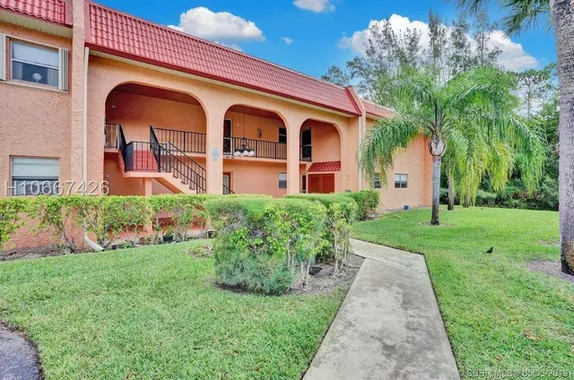 2-bedroom home at 235 Lake Dora Drive #235, West Palm Beach