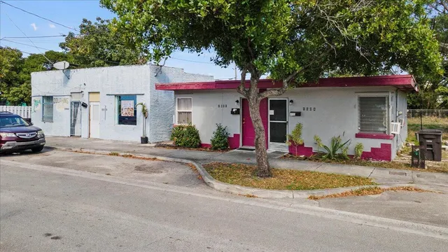 4-bedroom home at 1504 N Sapodilla Avenue, West Palm Beach