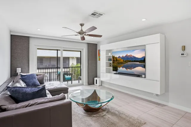 2-bedroom home at 807 NE 1st Street #6w, Delray Beach