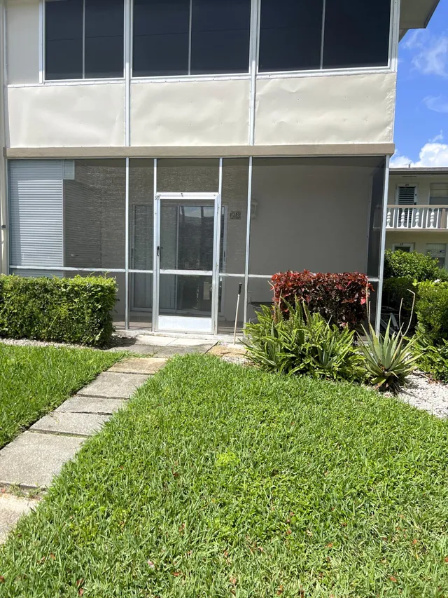 1-bedroom home at 52 Dorchester, West Palm Beach