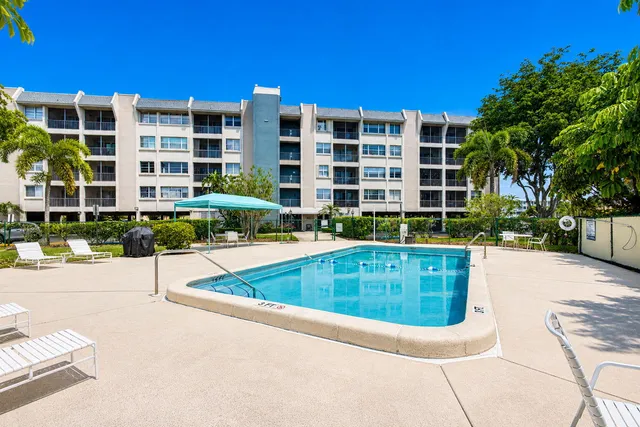 2-bedroom home at 505 Spencer Drive #211, West Palm Beach