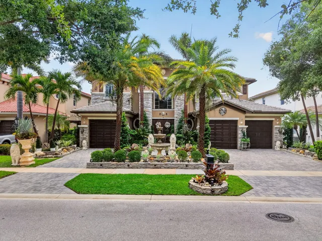 5-bedroom home at 611 Edgebrook Lane, Royal Palm Beach