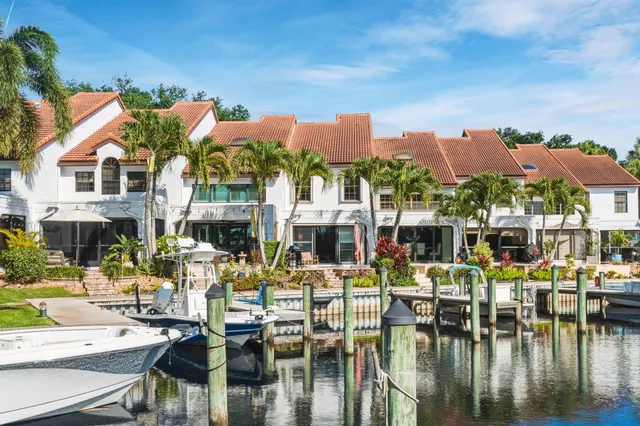 3-bedroom home at 2359 Treasure Isle Drive #34, Palm Beach Gardens